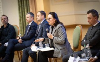 1000 гривень для всіх і 6500 — для вразливих категорій: Свириденко розповіла про нові програми