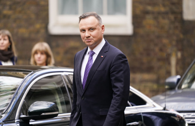 «В кіно сидять лише свині» – суд у Варшаві відхилив позов проти Анджея Дуди за слова про фільм «Зелений кордон»