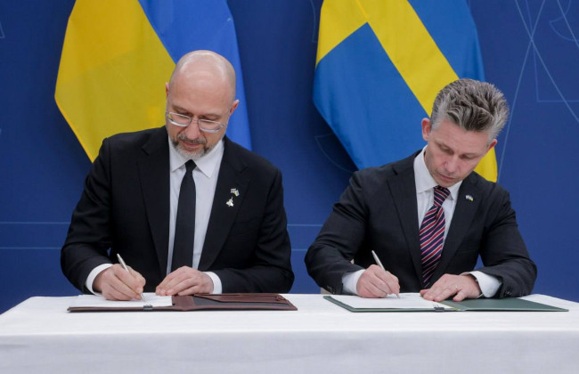 Украина и Швеция подписали соглашение о сотрудничестве в области оборонных технологий