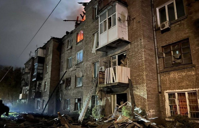 Каменское оказалось под массированным ударом — пострадал дом, есть раненые, фото