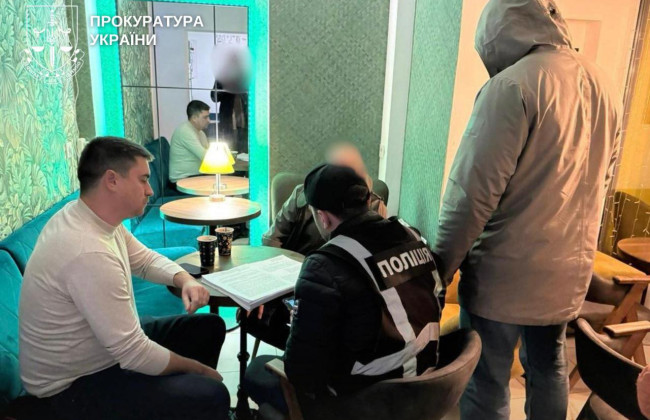 В Киеве разоблачили мужчин, которые обещали создать «лазерное оружие против дронов» за 3,2 млн грн