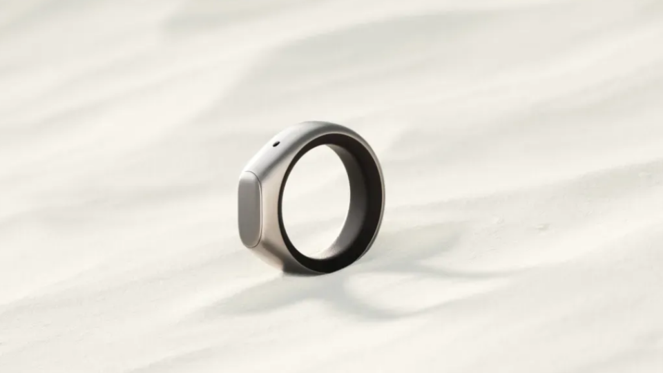 Stream Ring: стартап создал «кольцо-диктофон», которое имитирует голос с помощью ИИ и записывает мысли
