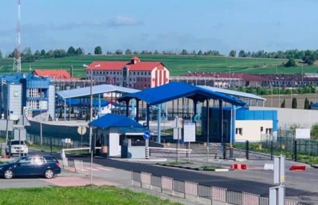 На границе возобновили работу пунктов пропуска — Государственная таможенная служба