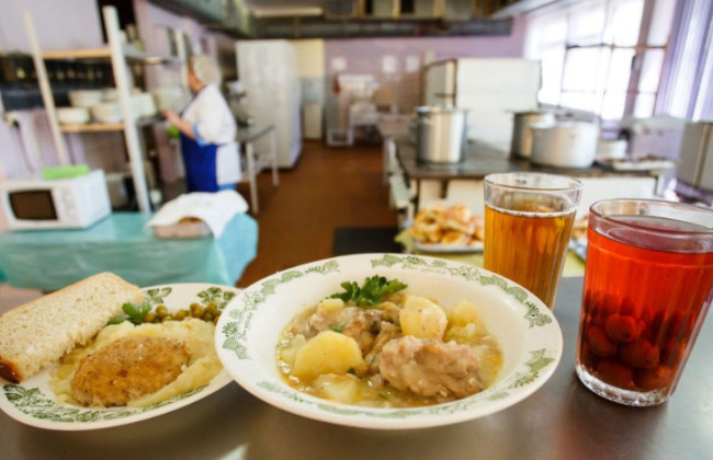 Правительство обновило стратегию реформирования школьного питания