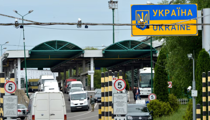 На границе временно остановлен пропуск людей и транспорта — ГПСУ