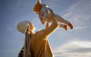 Досрочный выход из отпуска по уходу за ребенком до трех лет: имеет ли на это право работница