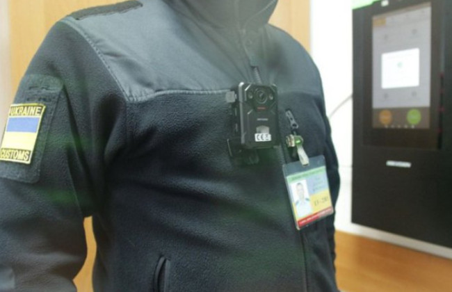 В Украине урегулировали использование бодикамер должностными лицами таможенных органов