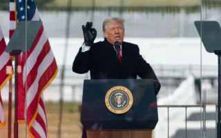 Гендиректор BBC и директор новостей ушли в отставку из-за скандала с речью Трампа