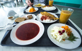 Хто з українців може отримати компенсацію за харчування та як її оформити – пояснив ПФУ