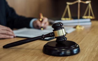 Верховный Суд разъяснил, кто платит судебный сбор после отмены решения первой инстанции