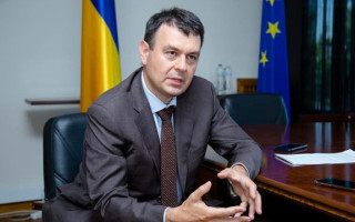 Люди повинні мати змогу купувати власне житло і працювати — Гетманцев закликає зробити підтримку ВПО сталою