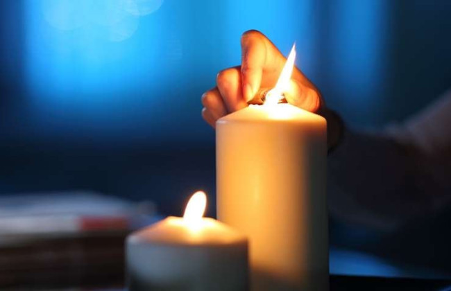 Украинцам напомнили, как безопасно пользоваться свечами во время отключений света