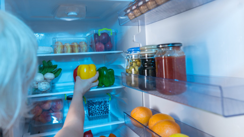 Свет выключили — что делать с продуктами: как хранить еду, когда холодильник не работает