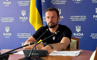 Образовательный комитет обратится к премьер-министру о повышении зарплат учителей до трех минимальных — Бабак