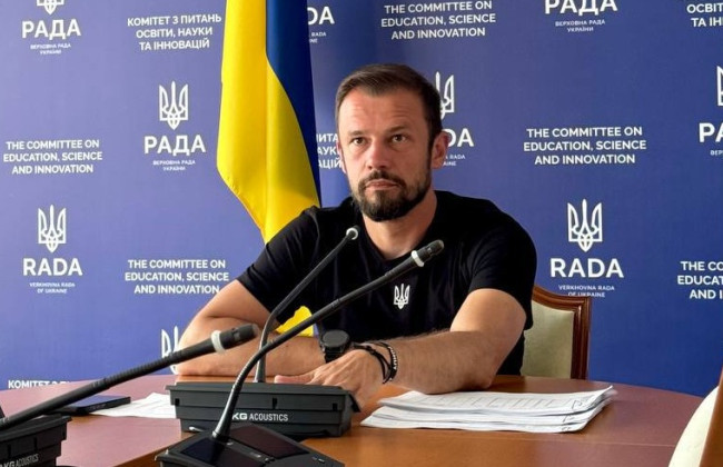 Образовательный комитет обратится к премьер-министру о повышении зарплат учителей до трех минимальных — Бабак