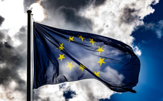 ЕС разрабатывает новый план для реализации торгового соглашения с США — Bloomberg