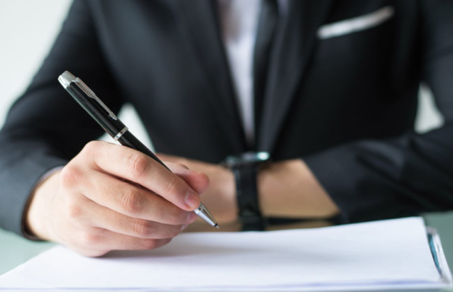 Куда пожаловаться на государственного регистратора и что написать в заявлении: разъяснение Минюста