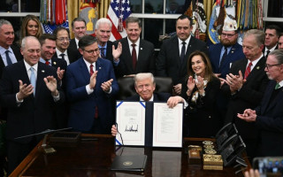 У США завершився найдовший шатдаун в історії — Трамп підписав закон про фінансування уряду