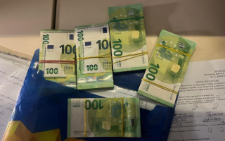Закарпатська митниця вилучила у чоловіка незадекларовану валюту на майже 1 млн грн