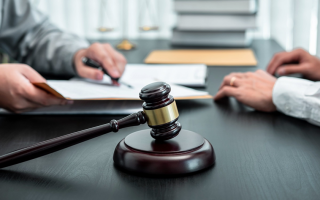 Могут ли противоречивые копии документов стать основанием для отмены права собственности — позиция Верховного Суда