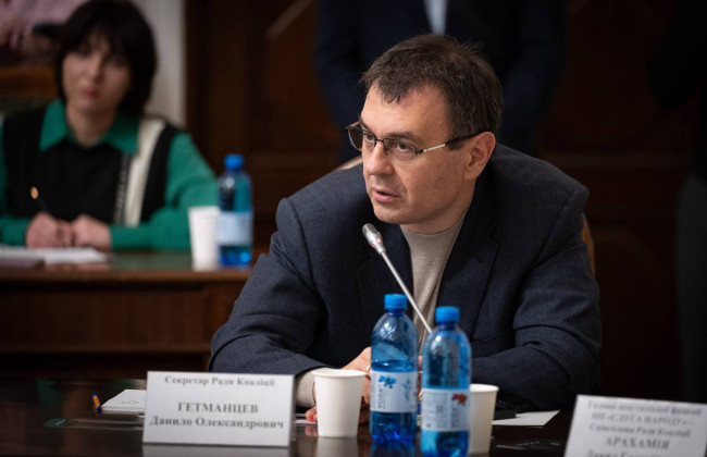 Гетманцев розкритикував чинну пенсійну формулу: українці недоотримують майже 20% пенсії