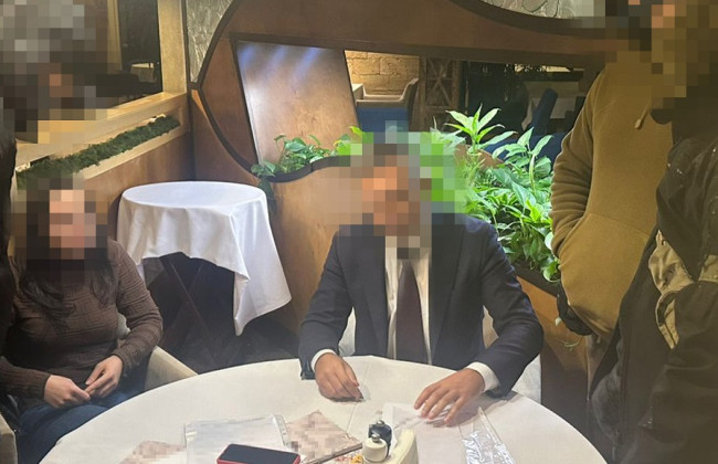 В Киеве на взятке в 160 тысяч долларов США задержан глава одной из политических партий Украины — СБУ