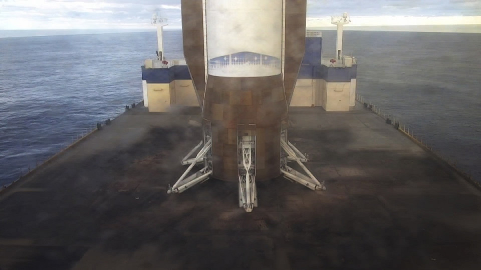 Космическая гонка: конкурент SpaceX впервые успешно вернул многоразовую ракету после старта