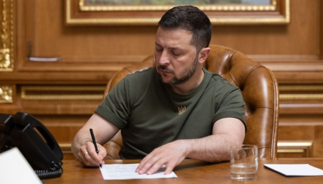 50 тысяч при рождении ребенка – Владимир Зеленский подписал закон