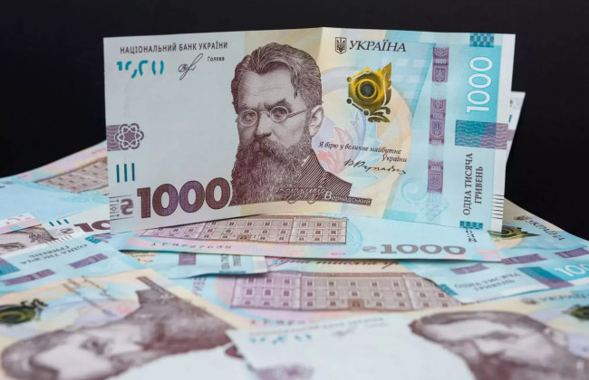 Стартовали выплаты «Зимней поддержки» – как оформить 1000 гривен и куда потратить