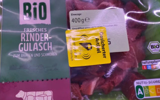 У супермаркетах Німеччини почали встановлювати захист від крадіжок на м’ясо, рибу та суші