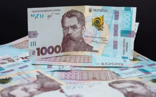 Стартовали выплаты «Зимней поддержки» – как оформить 1000 гривен и куда потратить