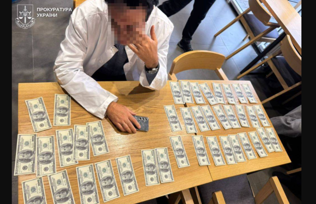 В Одесі лікаря викрили на схемі за $7 тисяч: «допомагав» ухилянтам отримати довідки