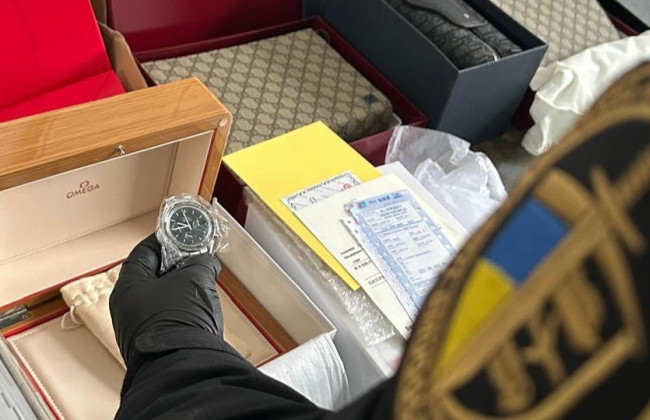 Контрабанда преміум-класу: митники у «Шегинях» виявили Louis Vuitton, Gucci та Dior