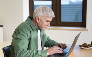 Пенсионерам объяснили, какие документы нужно подготовить для сеанса видеоидентификации