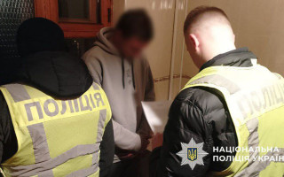 У Києві троє нетверезих молодиків ногами побили ветерана
