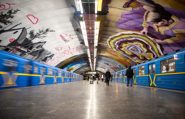 У Києві пропонують щодня зупиняти метро о 9:00 під час хвилини мовчання