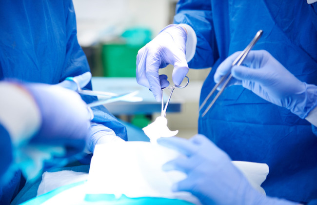 Киянин захотів повернути гроші за операцію зі збільшення грудей його ексдружини: що вирішив суд