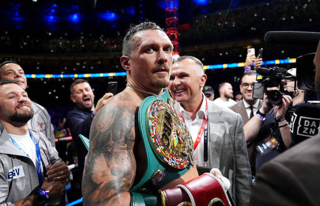 Олександр Усик звільнив пояс WBO і втратив статус абсолютного чемпіона світу