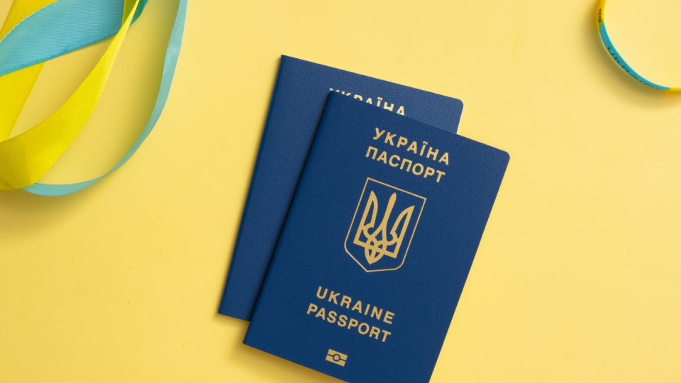 В каких случаях нужно заменить обычный паспорт на ID карту