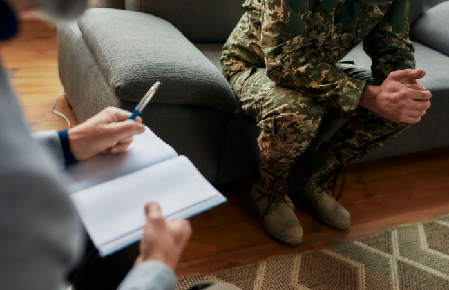 Міноборони дозволить цивільним психологам працювати з військовими: що змінюється