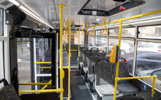 У Києві під час повітряної тривоги обмежуватимуть рух Південним мостом: як курсуватиме транспорт