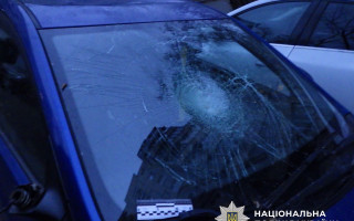 У Києві чоловік розтрощив авто: затриманий заявив поліції, що не контролював себе через алкоголь