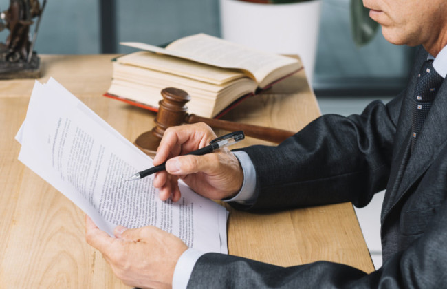 ВС роз’яснив: учасник конкурсу на держслужбу може паралельно оскаржувати рішення комісії і в Нацдержслужбі, і в суді