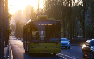 У Києві 20 листопада змінюють маршрути тролейбуси через Братиславську