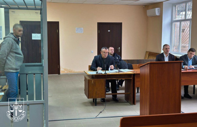 Прокуратура вимагає довічного ув’язнення для чоловіка, який смертельно побив восьмимісячне немовля