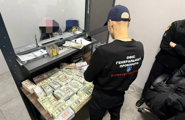 Правоохоронці викрили шахрайський кол-центр, що ошукав громадян ЄС на $250 тисяч, — Генпрокурор Кравченко