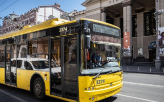 У Києві на вихідних змінять маршрути автобусів і тролейбуса