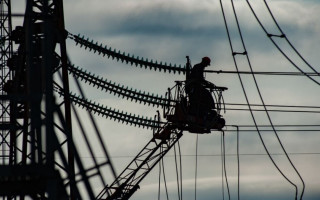 Через нічні обстріли росіян та негоду є знеструмлення у трьох областях, — Укренерго