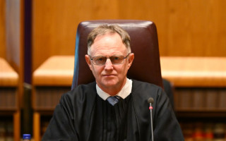 Судді змушені виступати «людськими фільтрами» для аргументів, створених ШІ, — голова Верховного суду Австралії