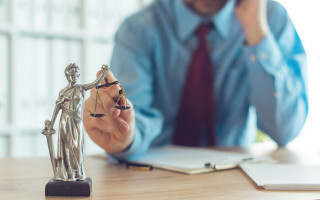 Верховний Суд пояснив, коли відмова адвоката представляти інтереси особи в іншій справі не є конфліктом інтересів